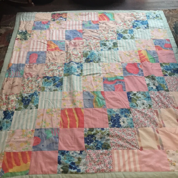 Vintage hand tied quilt - Picture 6 of 6